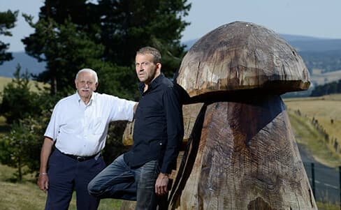 Gérard and Alain Borde in front of the Borde family business