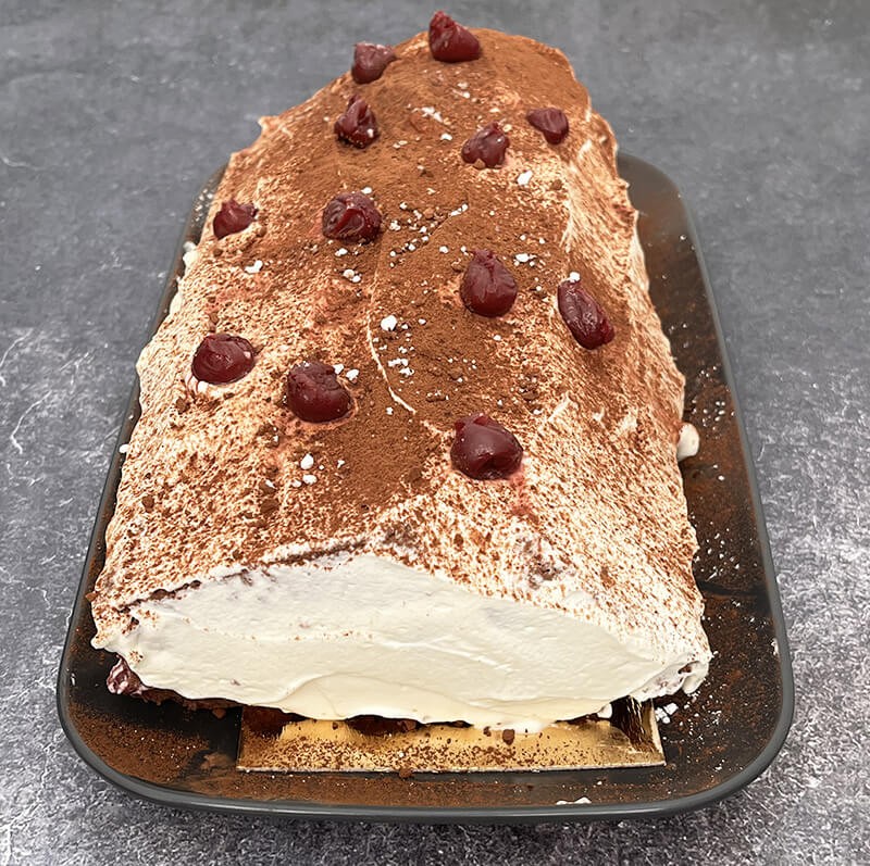 buche-facon-foret-noire-aux-griottes-maison-borde.jpg