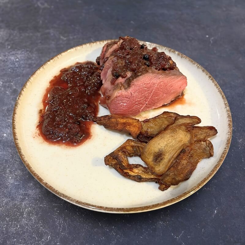 magret-de-canard-aux-cepes-et-5-baies-maison-borde.jpg